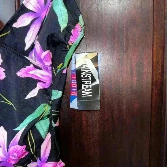 VINTAGE! He Mainstream Swimsuit Size 16 Black Pink Floral - Picture 2 of 10